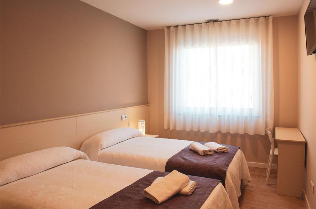 Hotel La Puerta De Arzua Bagian luar foto