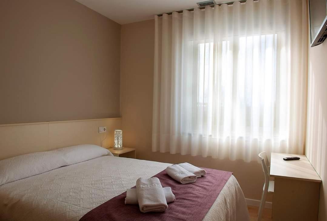 Hotel La Puerta De Arzua Bagian luar foto